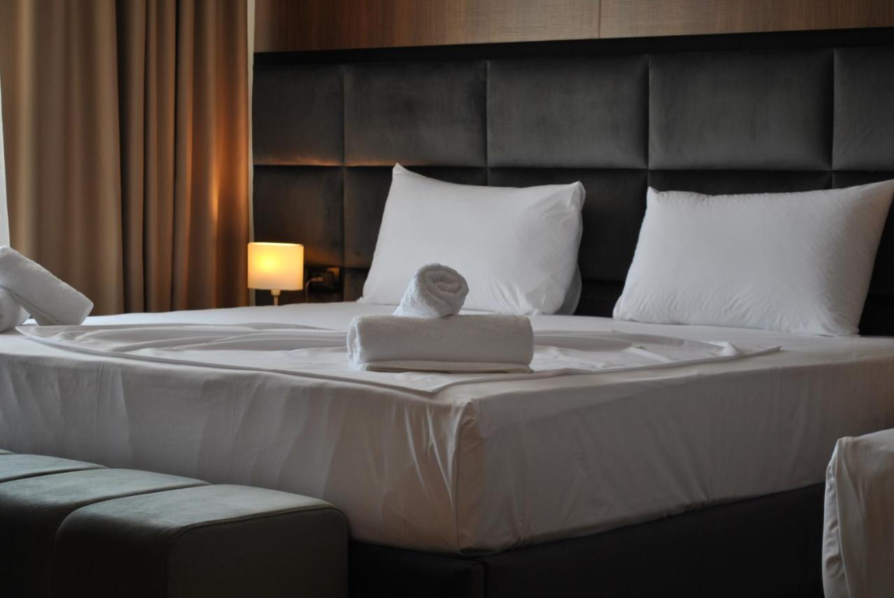 Twin Towers Hotel City & Beach Resort Shëngjin Extérieur photo