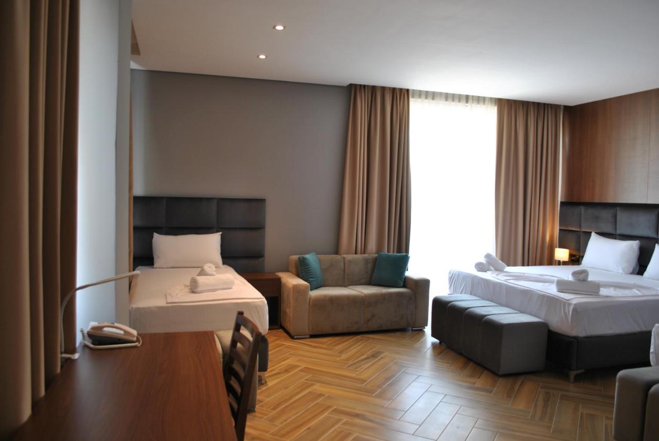 Twin Towers Hotel City & Beach Resort Shëngjin Extérieur photo