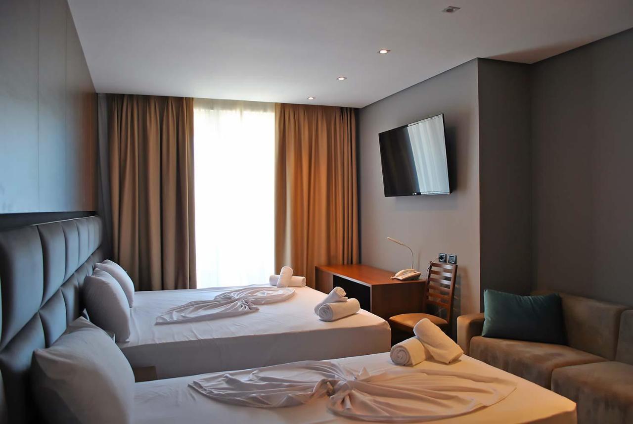 Twin Towers Hotel City & Beach Resort Shëngjin Extérieur photo