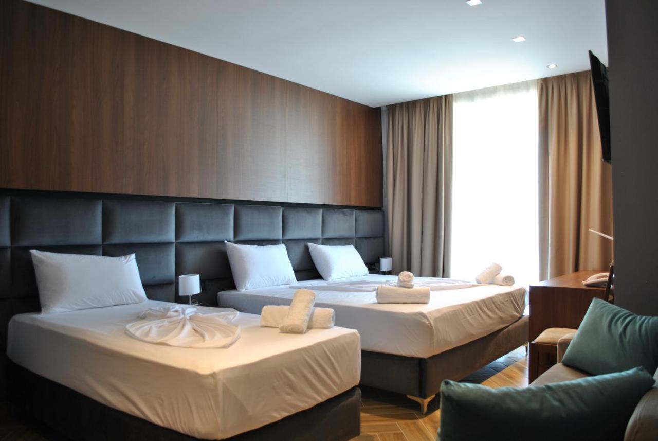 Twin Towers Hotel City & Beach Resort Shëngjin Extérieur photo