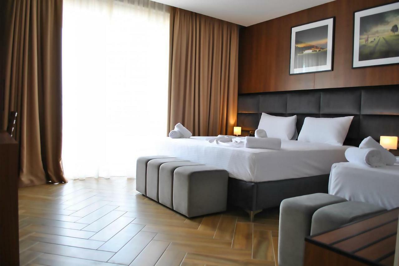 Twin Towers Hotel City & Beach Resort Shëngjin Extérieur photo