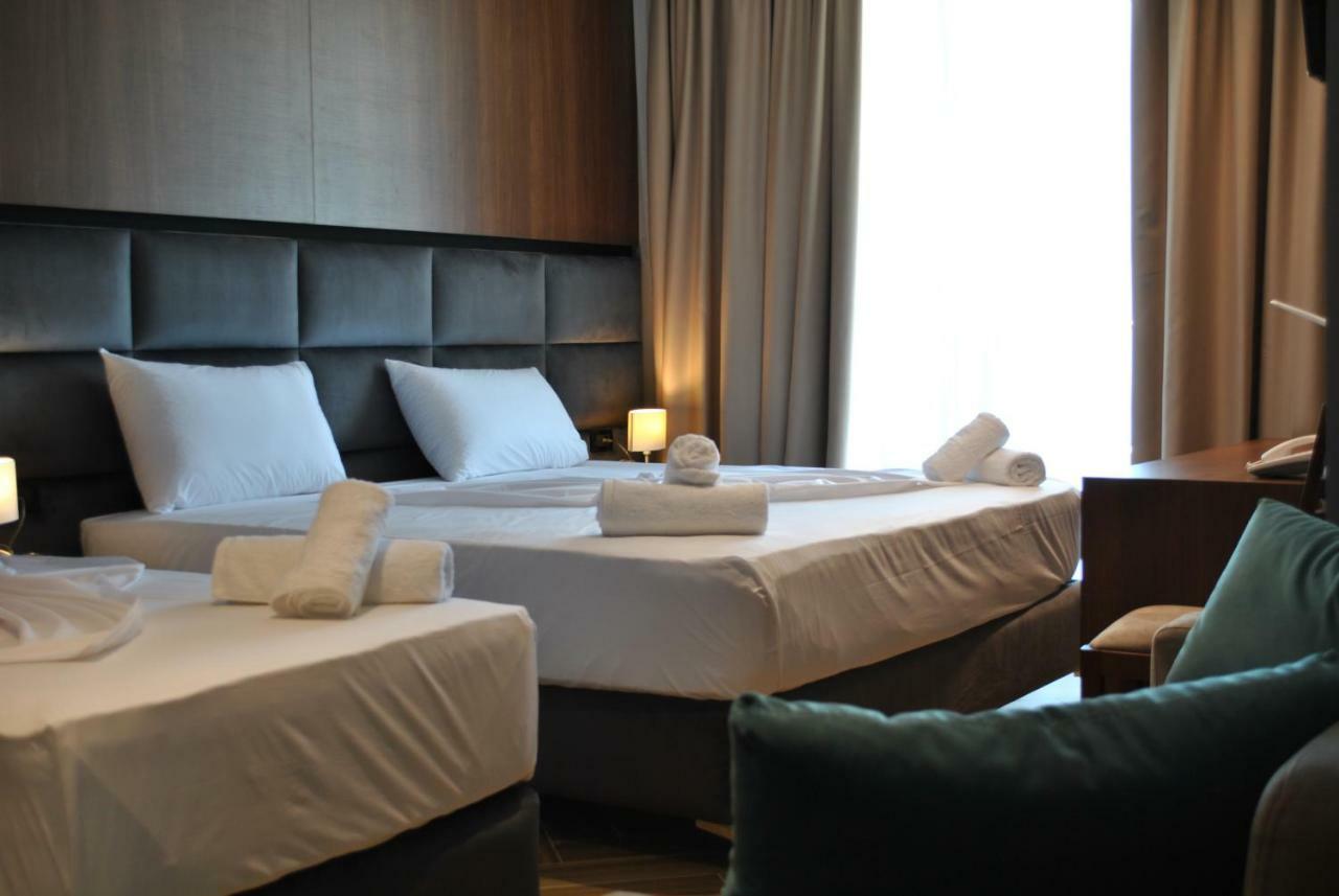 Twin Towers Hotel City & Beach Resort Shëngjin Extérieur photo